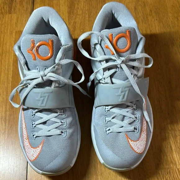 Limited Edition KD Nike for University of Texas. - Picture 2 of 9